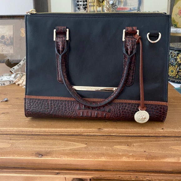 Beautiful Brahmin Handbag with Gold Hardware - Picture 9 of 14